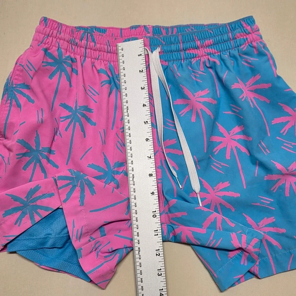 Chubbies Men Swim Trunks Small PinkBlue Palm Tree Graphics Mesh Lined Above Knee